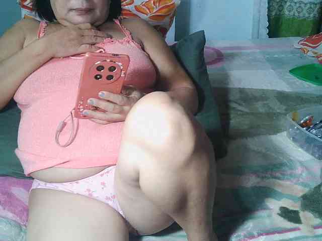 HotMama50 webcam