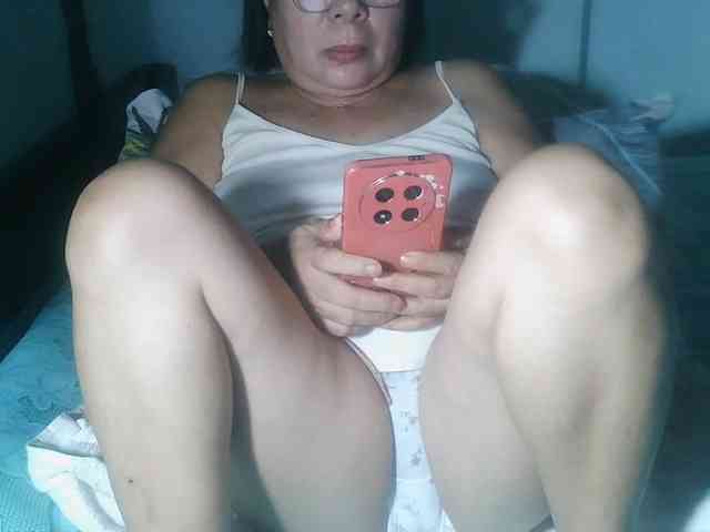 HotMama50 webcam