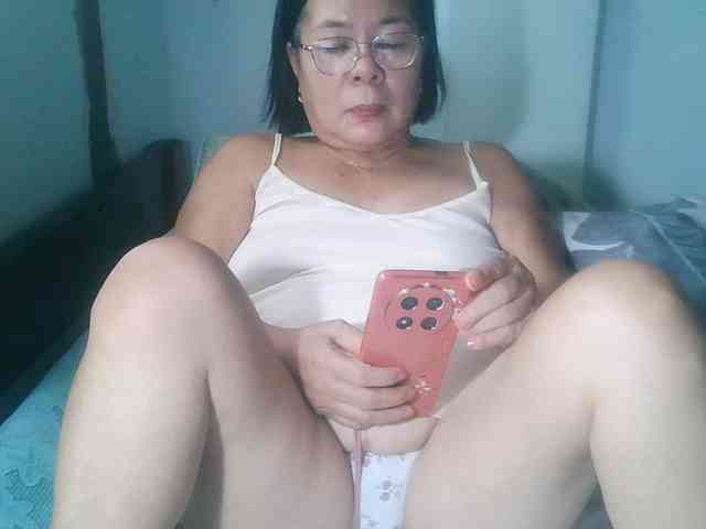 HotMama50 webcam