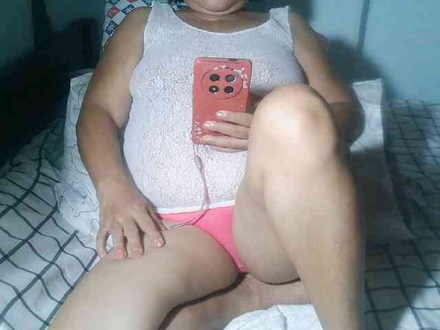 HotMama50 webcam
