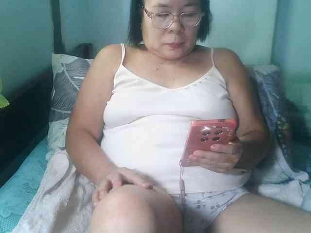 HotMama50 webcam