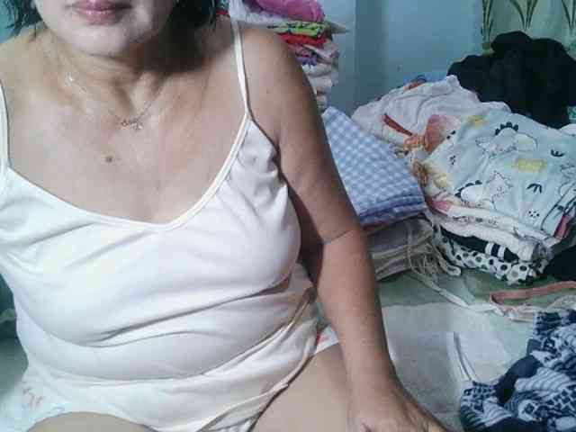 HotMama50 webcam