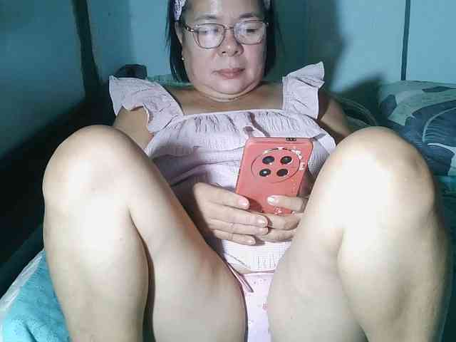 HotMama50 webcam