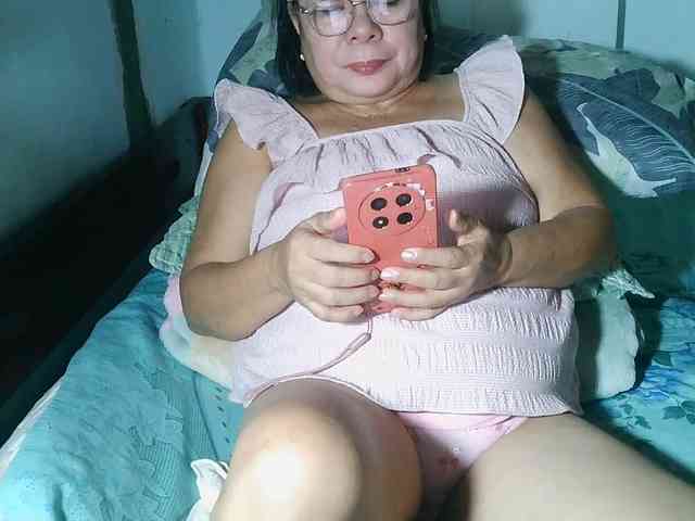HotMama50 webcam