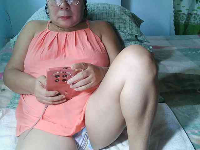 HotMama50 webcam