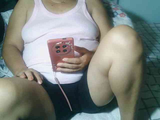 HotMama50 webcam