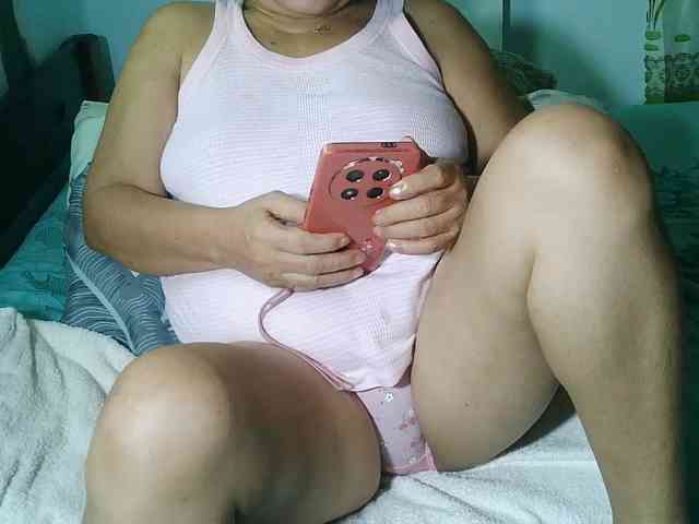 HotMama50 webcam