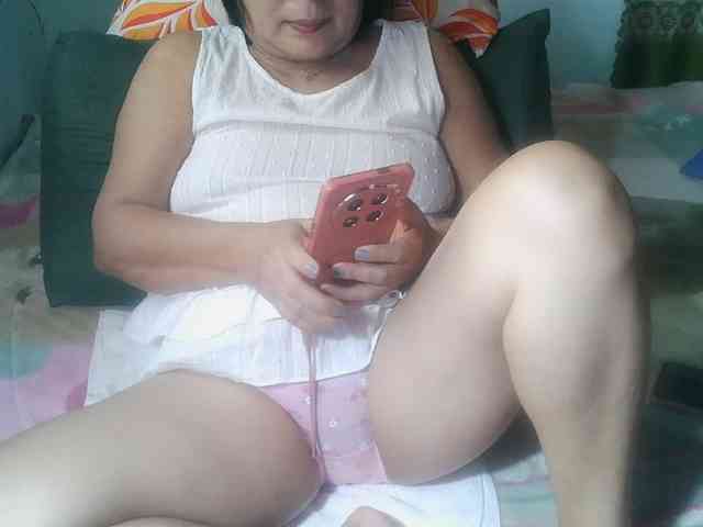 HotMama50 webcam