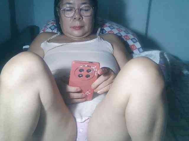 HotMama50 webcam