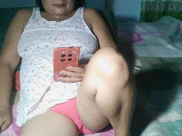 HotMama50 webcam
