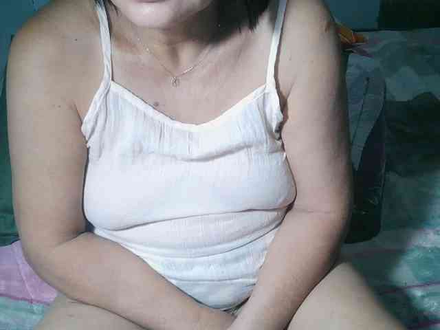 HotMama50 webcam