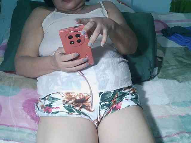 HotMama50 webcam