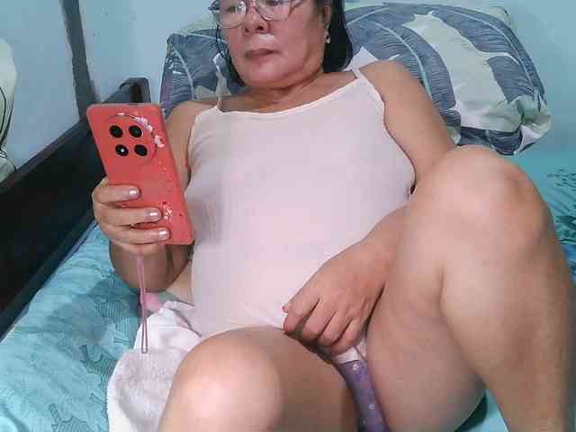 HotMama50 webcam
