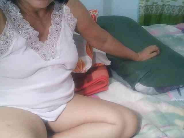 HotMama50 webcam