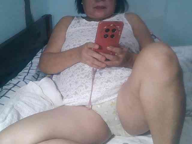 HotMama50 webcam
