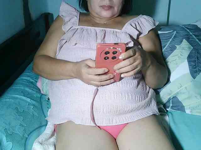 HotMama50 webcam