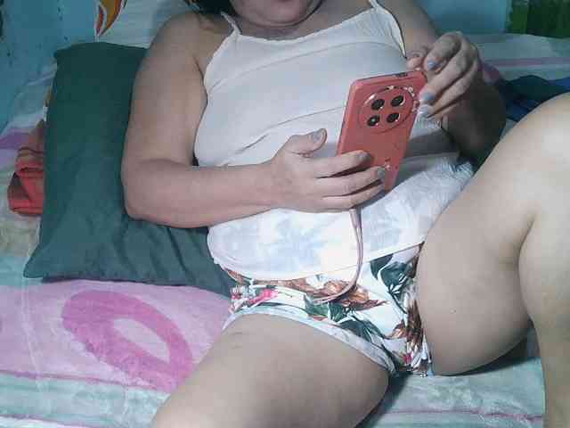 HotMama50 webcam