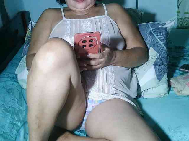 HotMama50 webcam