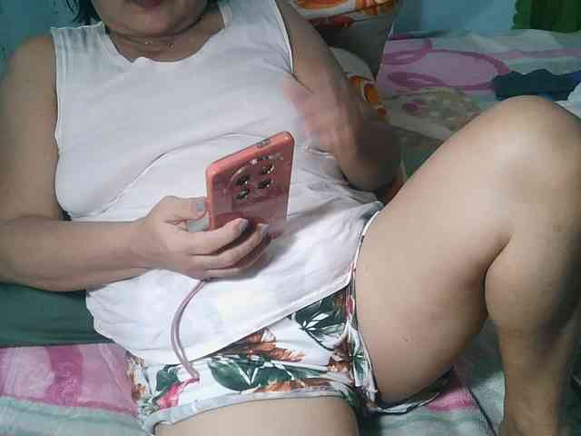HotMama50 webcam