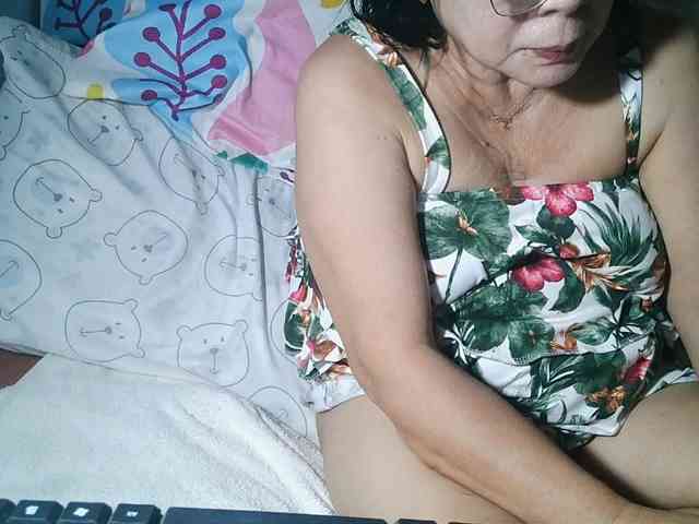 HotMama50 webcam