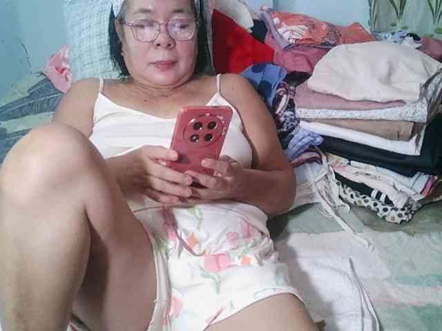 HotMama50 webcam