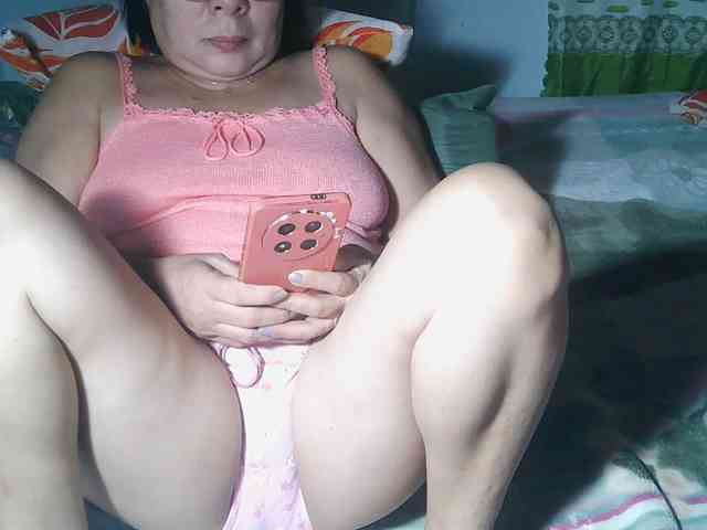 HotMama50 webcam