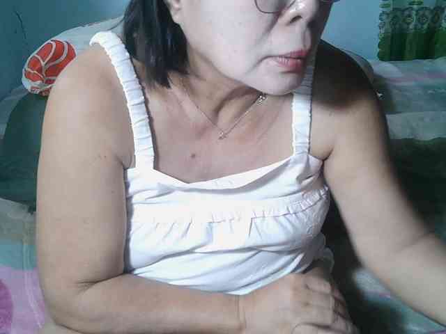 HotMama50 webcam