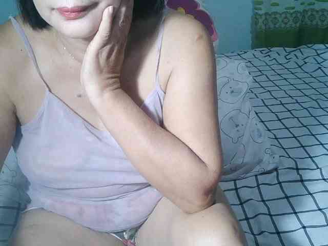 HotMama50 webcam