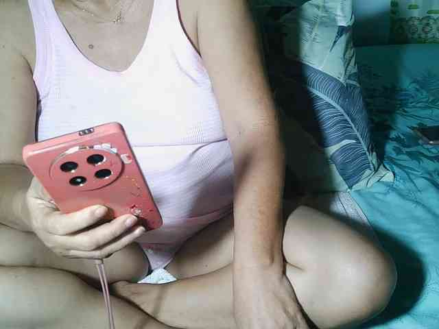 HotMama50 webcam