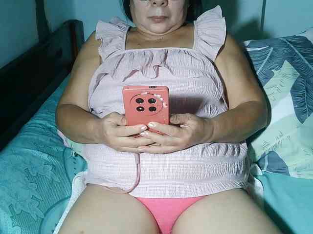 HotMama50 webcam