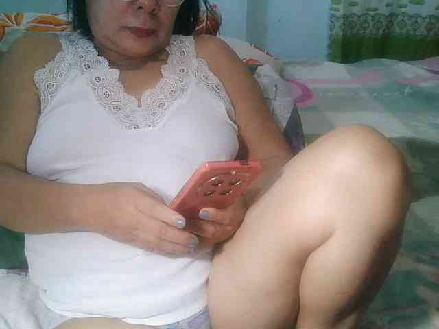 HotMama50 webcam