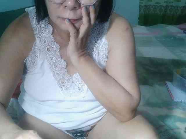 HotMama50 webcam