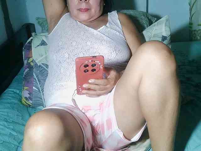 HotMama50 webcam
