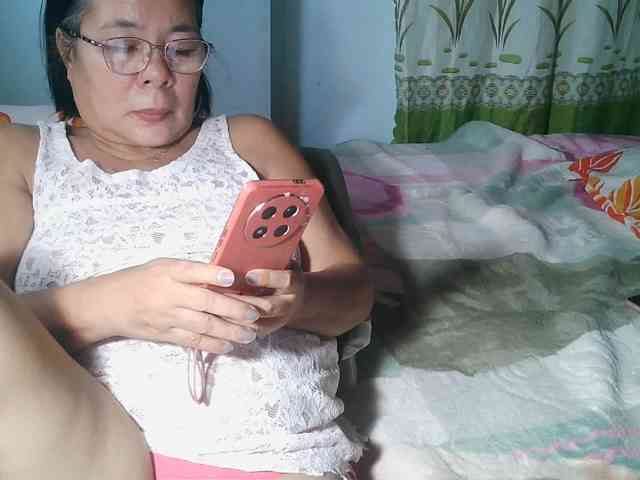 HotMama50 webcam