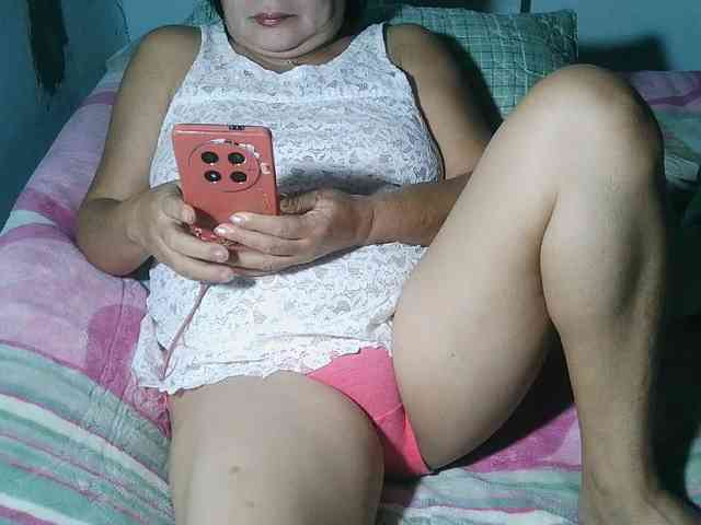 HotMama50 webcam
