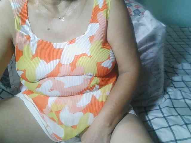 HotMama50 webcam
