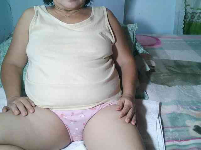 HotMama50 webcam