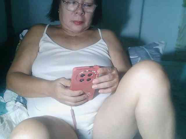 HotMama50 webcam