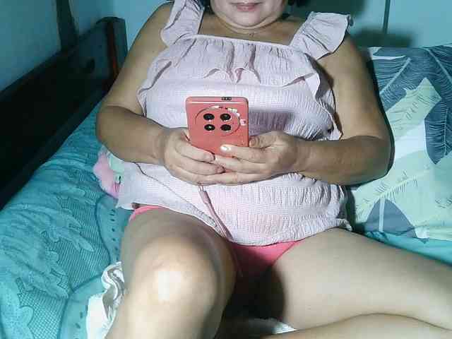 HotMama50 webcam