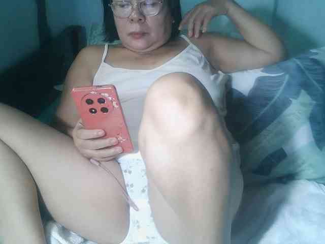 HotMama50 webcam