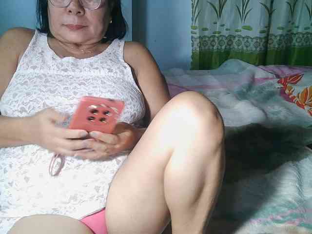 HotMama50 webcam