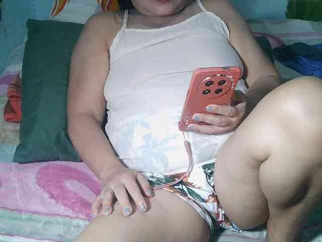 HotMama50 webcam