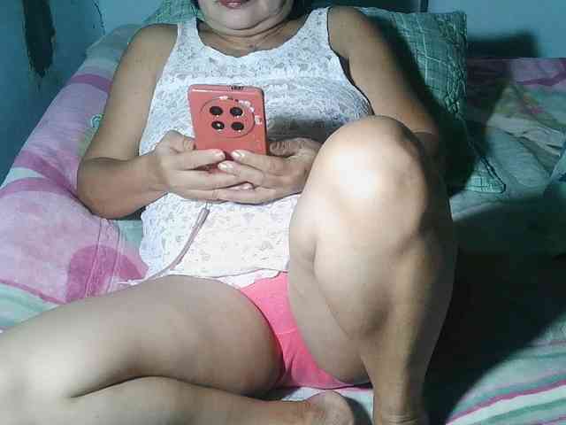 HotMama50 webcam