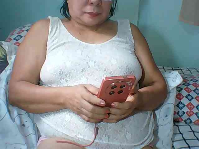 HotMama50 webcam