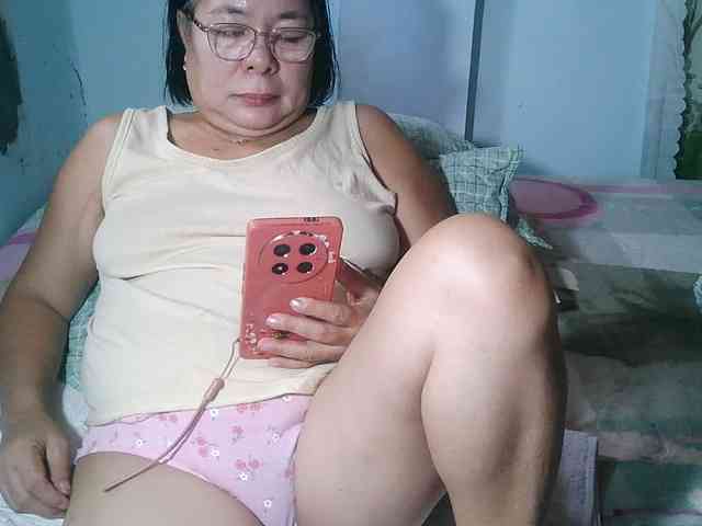 HotMama50 webcam