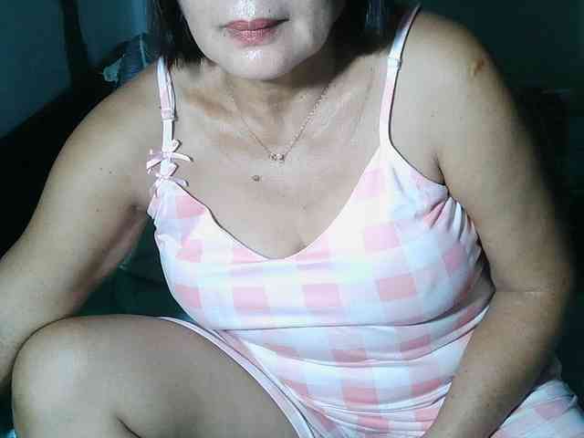HotMama50 webcam