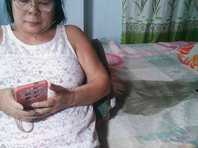 HotMama50 webcam