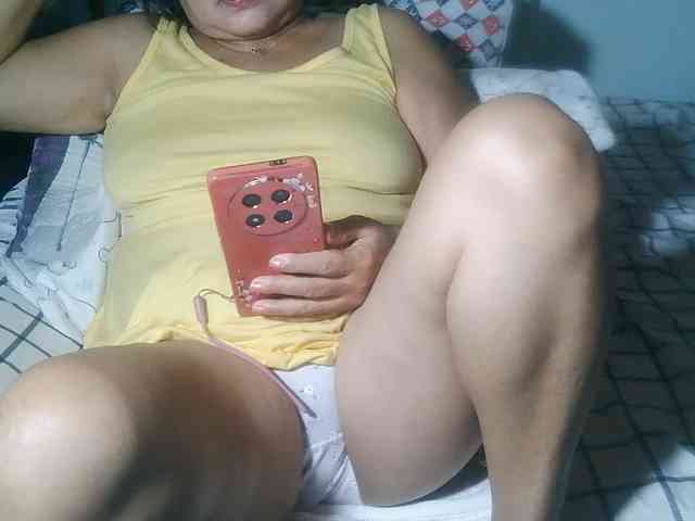 HotMama50 webcam