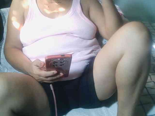 HotMama50 webcam