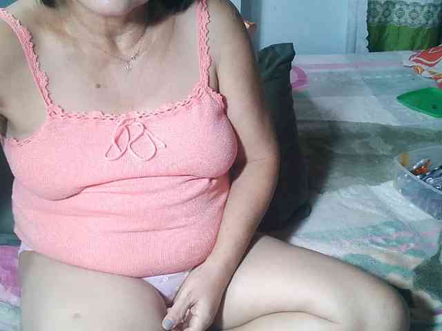 HotMama50 webcam